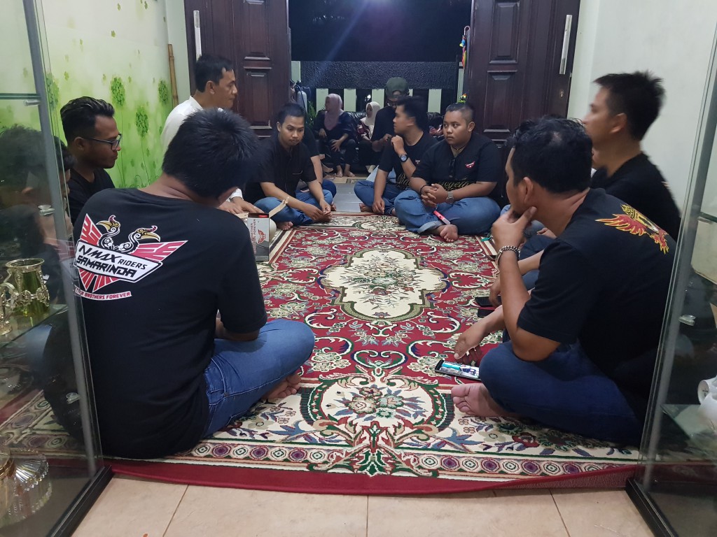 Socializing Automotive Product to Communities